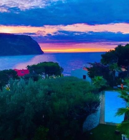 Astoria Villa Maison D Hotes Studio Vue Mer Avec Piscine Cassis Exteriér fotografie